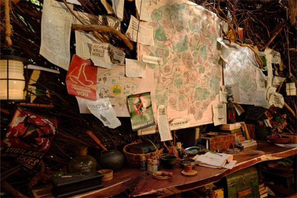 爱彼迎邀你走进《魔法坏女巫2》的森林秘境，与“艾芙芭”共赴奇幻旅程